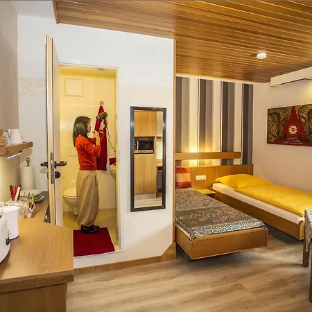 Apartment Boardinghouse Baan Arun *